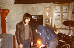 Le groupe Molybdène dans leur studio de répétition, 1981.