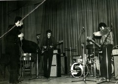 Le groupe « The Group‘ Five » sur scène à l’Olympia de Tarbes, tournée Sud Radio en août 1970.