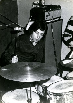 Le batteur de « The Group’ Five » en novembre 1969 au Cardinal à Brive.