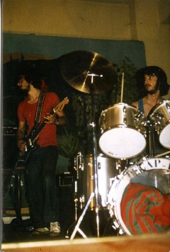 Concert du groupe de Tulle Dékap-Four<br />
au Mille Club (Tulle), 1978.