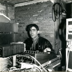 Jean-Luc Roudière dans son studio d’enregistrement.